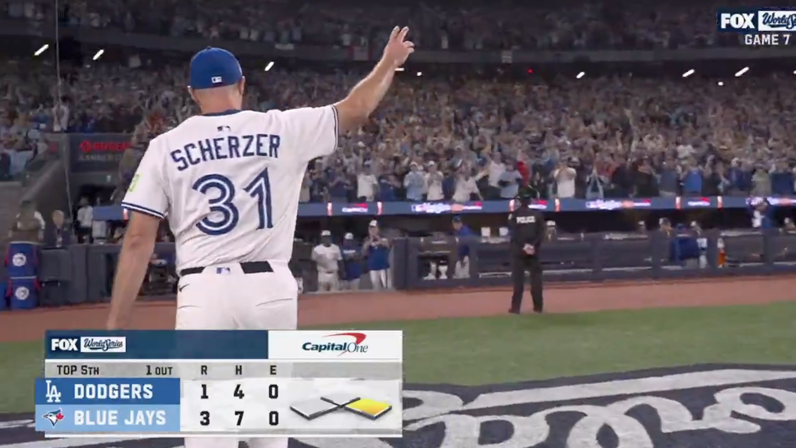 Max Scherzer thanking Blue Jays fans as they gave him a standing ovation in Game 7 of the World Series