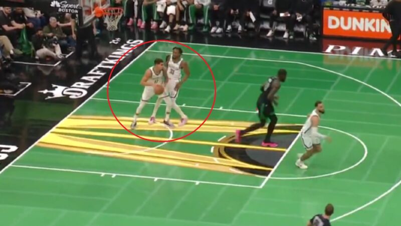 Nets players next to each other