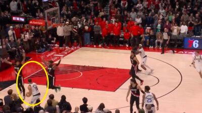 Klay Thompson rising for a shot