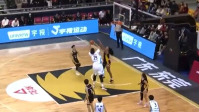 Kamilla Cardoso playing defense