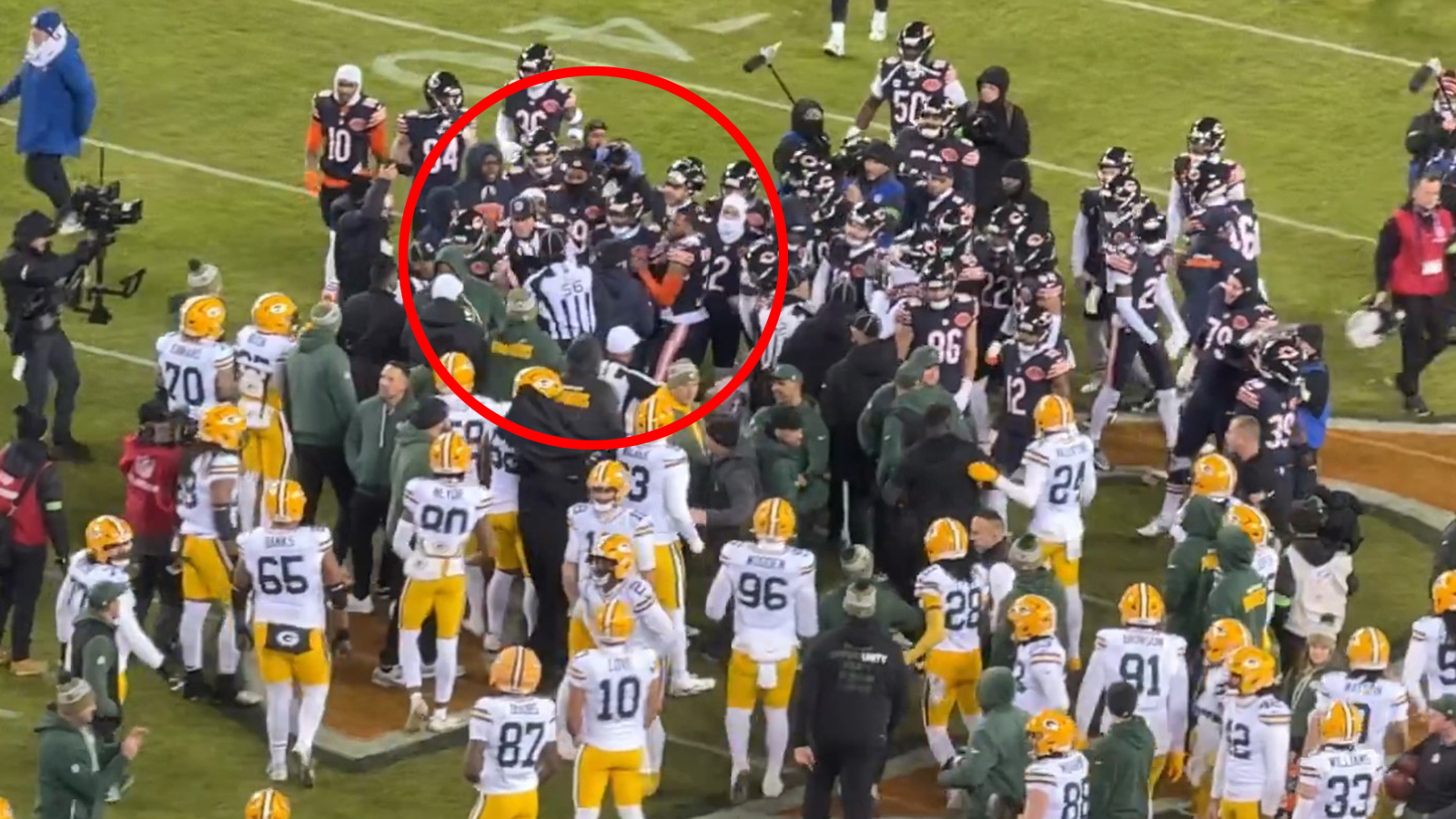 Packers and Bears players engage in pregame scuffle
