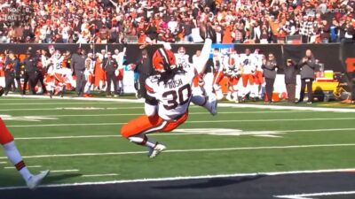 Devin Bush doing the Marshawn Lynch celebration