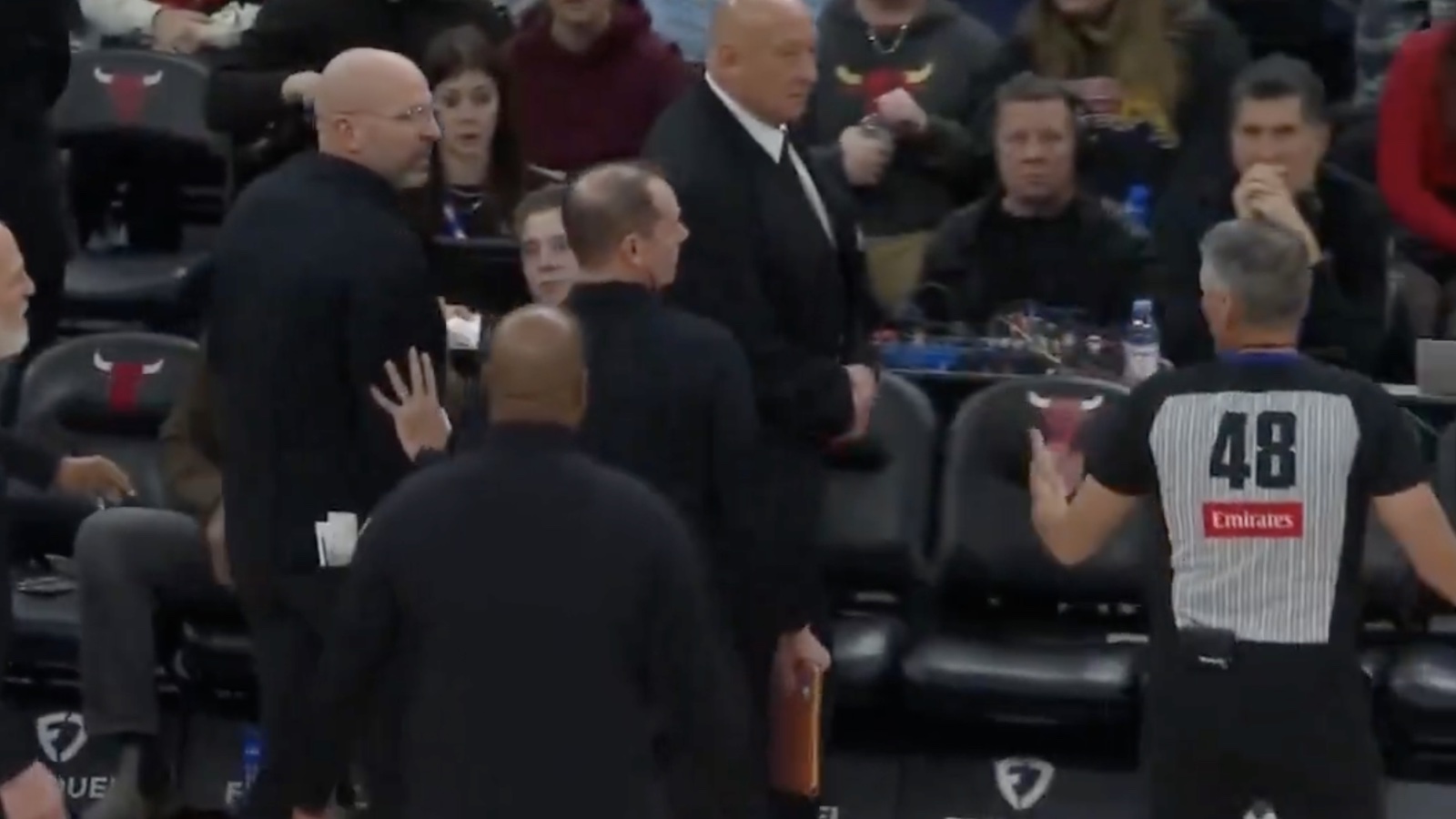 Mavericks head coach Jason Kidd gets ejected by Scott Foster