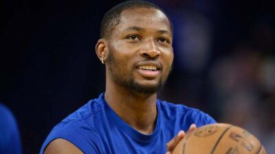 Jonathan Kuminga taking a shot