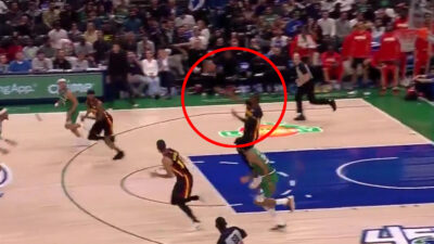 Jonathan Kuminga shoots the ball