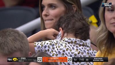 Iowa-Illinois horn delay