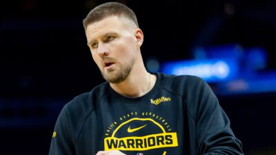 Kristaps Porzingis warming up for the Warriors