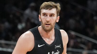 Luke Kornet during a game