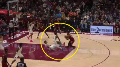 Donovan Mitchell drops two defenders