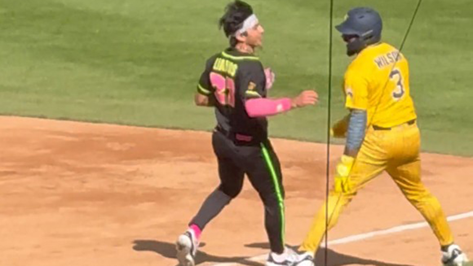 Fans can’t resist making the same joke about Russell Wilson at Savannah Bananas game