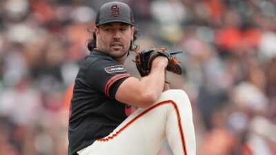 Robbie Ray throwing a pitch