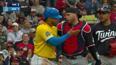 Willson Contreras and Victor Caratini arguing