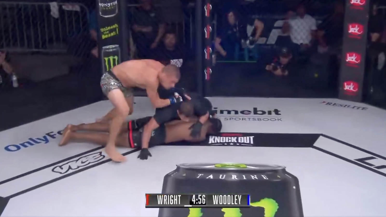Jake Woodley knocked out David Wright in four seconds
