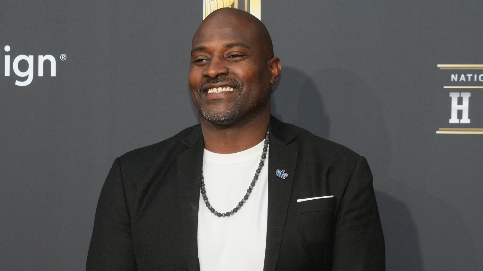 Marcellus Wiley on a red carpet