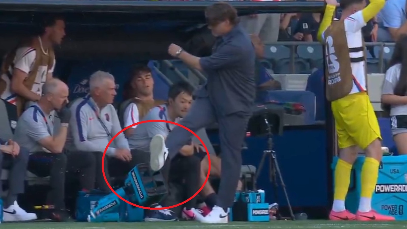 Mauricio Pochettino kicking bottles