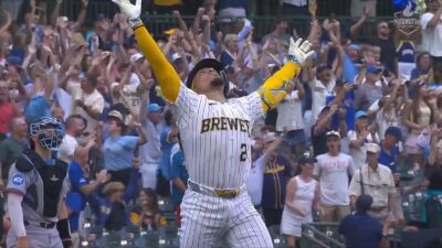 William Contreras bat flip