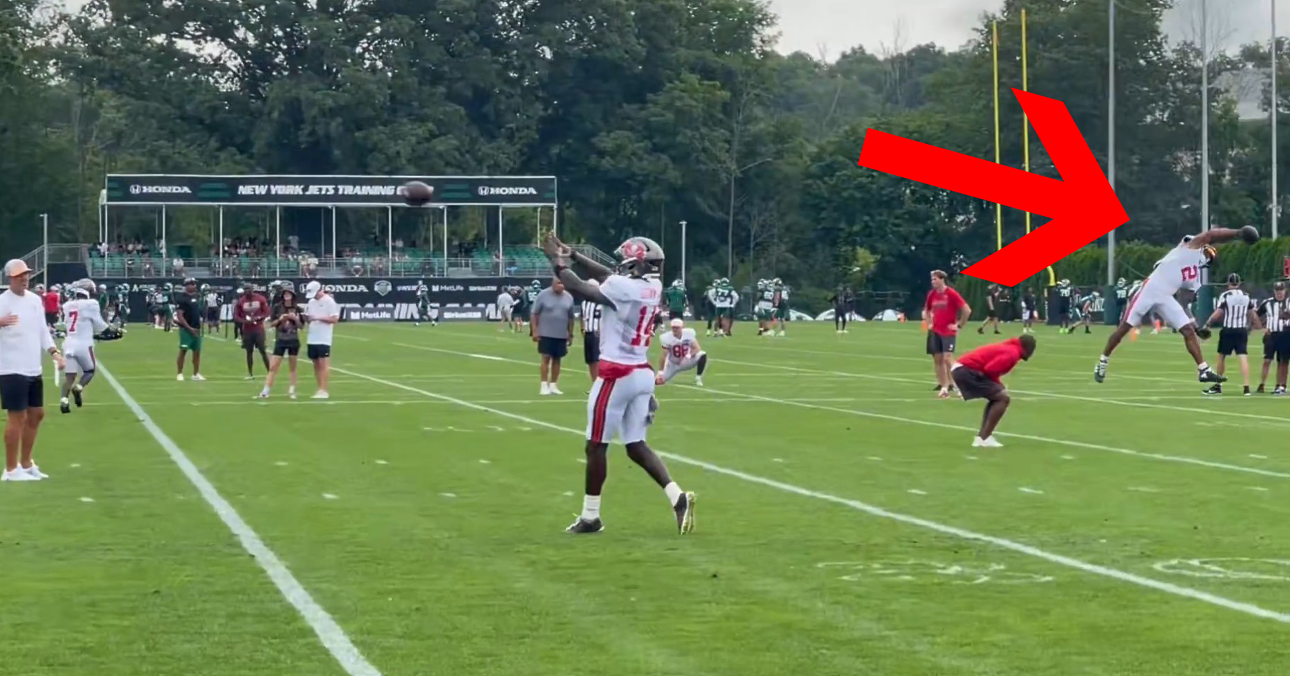 Emeka Egbuka catches a pass