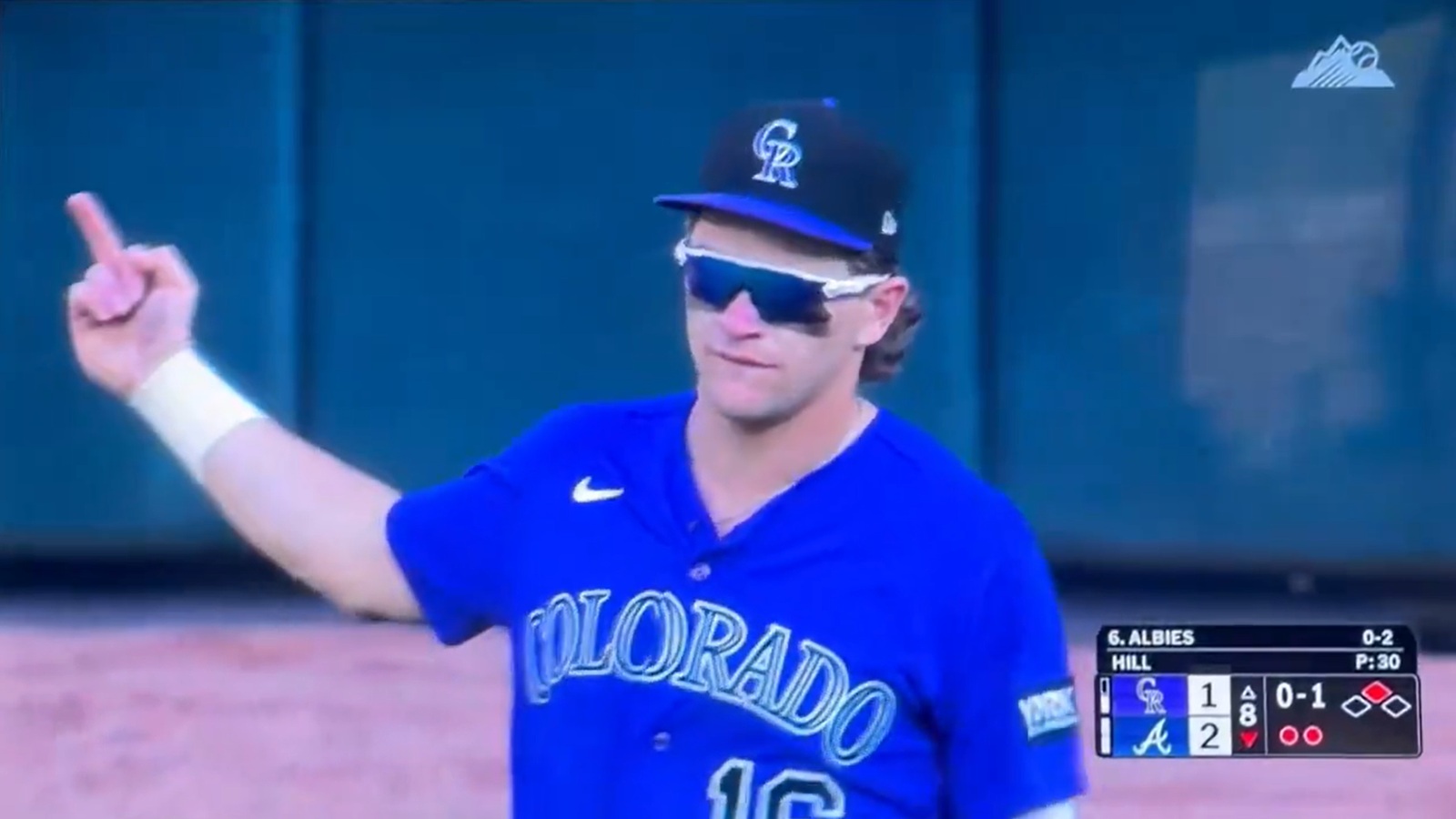 Cole Carrigg flipping off Braves fans