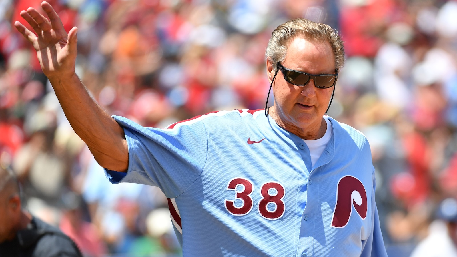 Phillies legend Larry Christenson waving