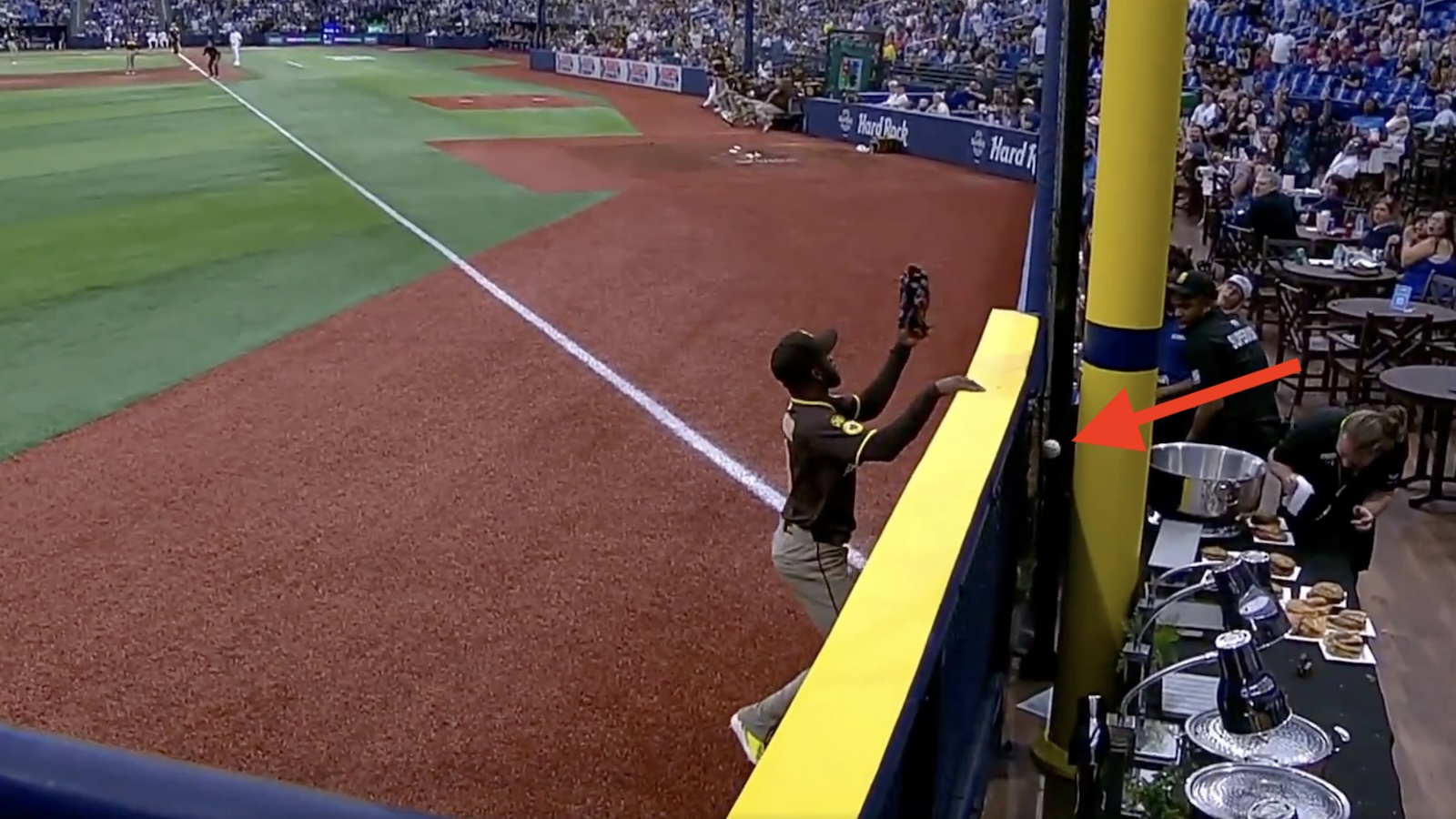 Padres outfielder Samad Taylor botching a catch against the Rays