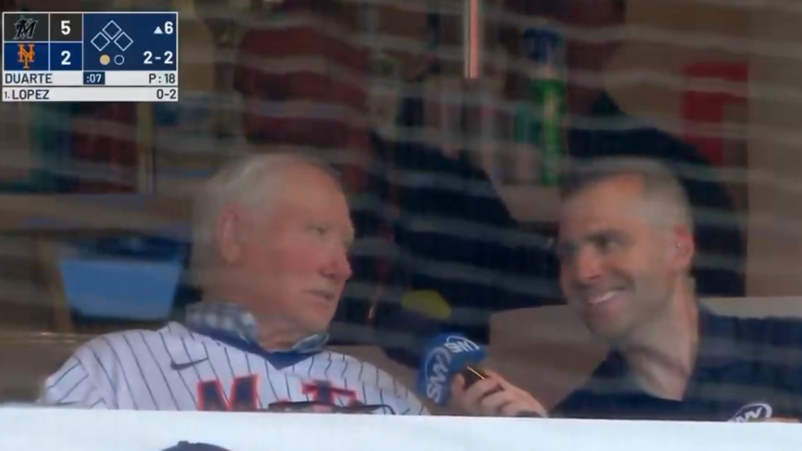 Ray Knight giving an interview