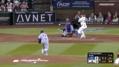 Diamondbacks rookie Ryan Waldschmidt about to hit a walk-off home run against the Cubs
