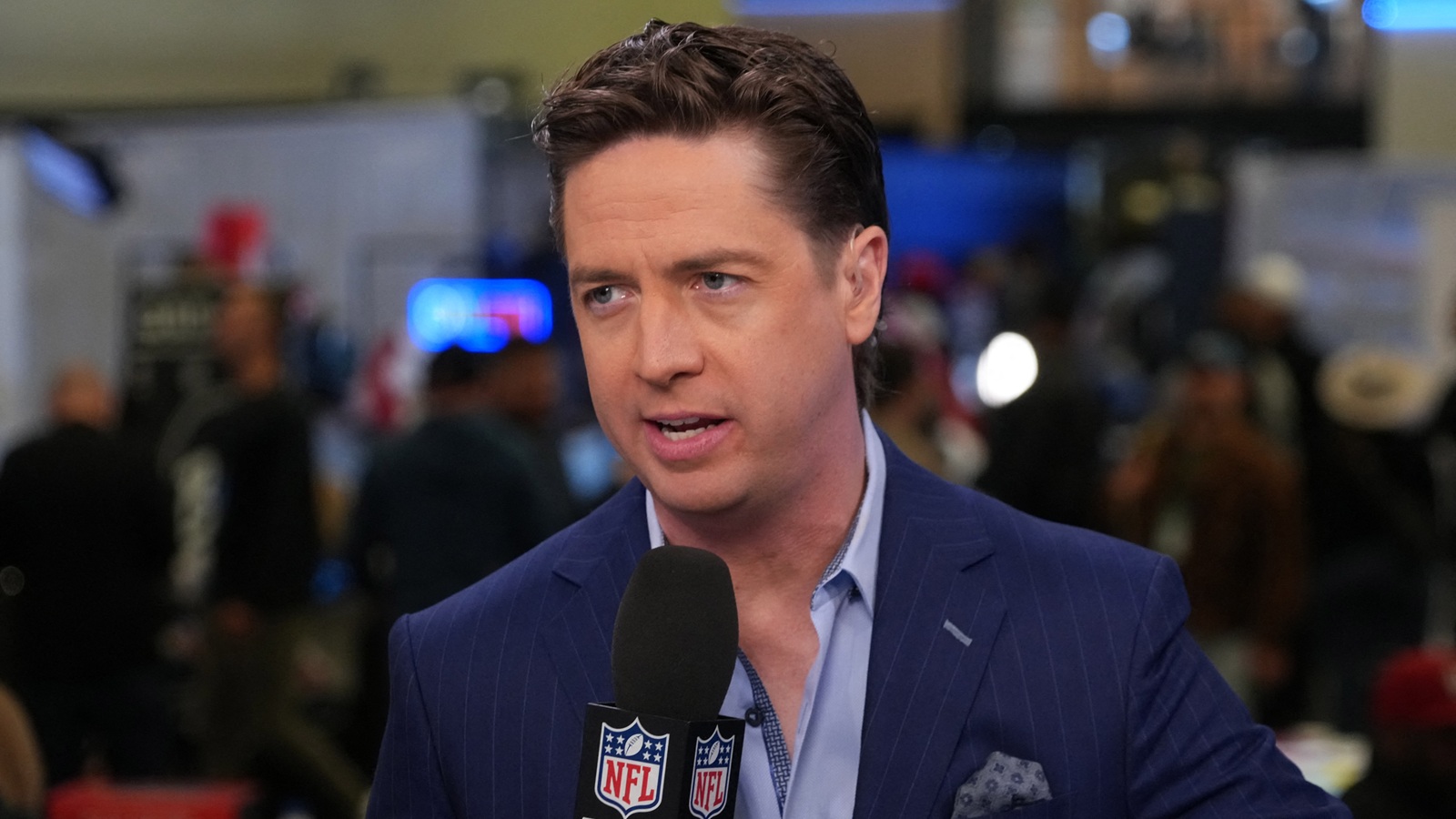 Tom Pelissero doing an interview