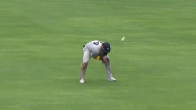 Jasson Dominguez misplaying a ball