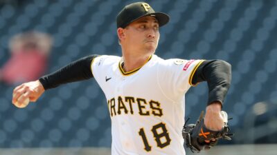 Luke Weaver pitching for the Pittsburgh Pirates