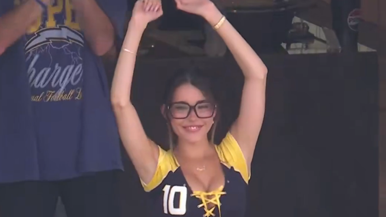 Fans loved Madison Beer's celebration after Justin Herbert's touchdown