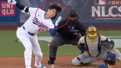 Shohei Ohtani's helmet coming off
