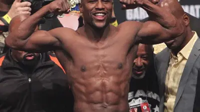 Floyd Mayweather smiling