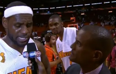 Chris Bosh videobomb