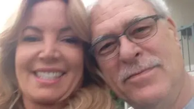 Jeanie Buss Phil Jackson selfie