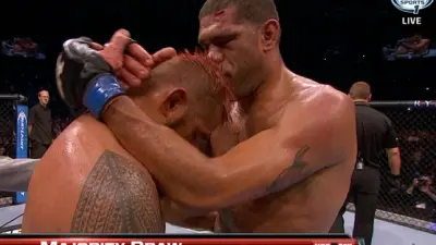 Big Foot Silva kiss Mark Hunt