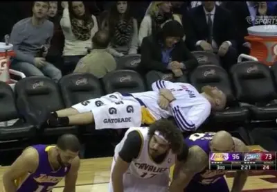 Chris Kaman bench