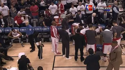 DeMar DeRozan bench