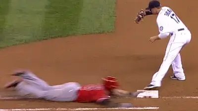 Josh Hamilton dive