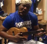 Juan Uribe guitar