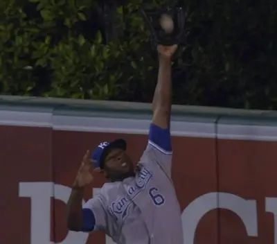 Lorenzo Cain robs HR