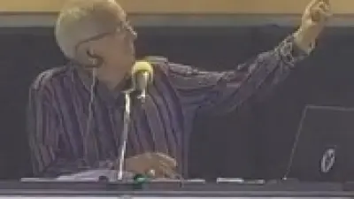 Marty Brennaman flip bird