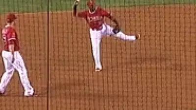 Erick Aybar barehanded