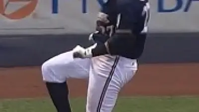 Carlos Gomez broken bat
