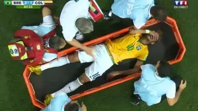 Neymar stretcher