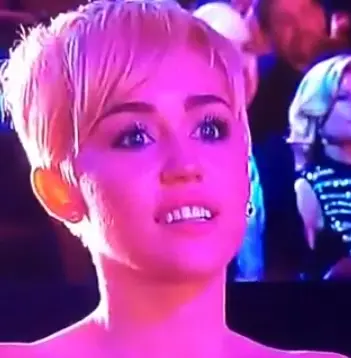 Miley Cyrus look