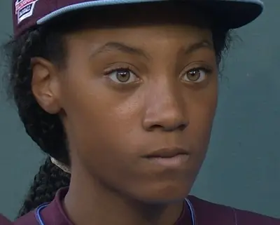 Mone Davis eyes