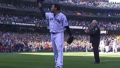 Felix Hernandez ovation
