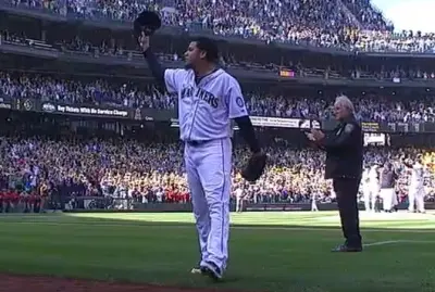 Felix Hernandez ovation
