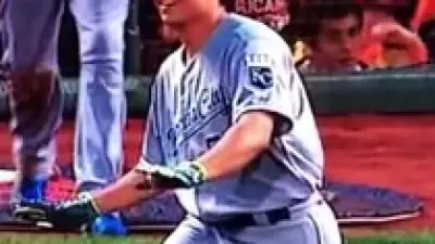 Jason Vargas walk