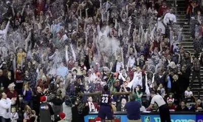 LeBron james chalk toss